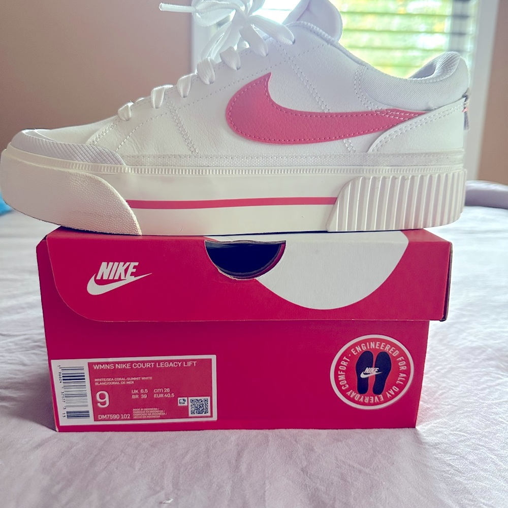 Nike court legacy lift sneaker